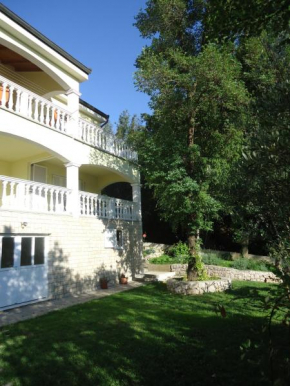 APARTMANI BAN, Omisalj